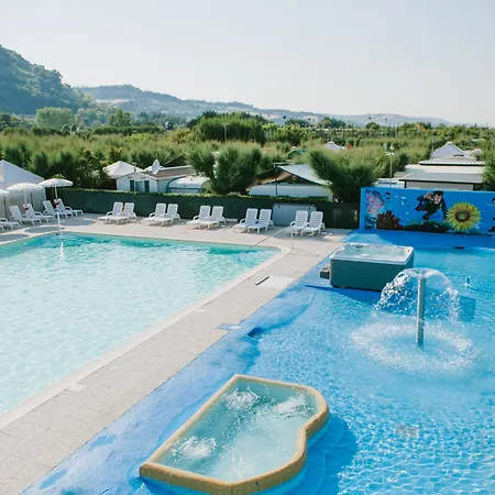 Hotell Girasole Eco Family Village 4*